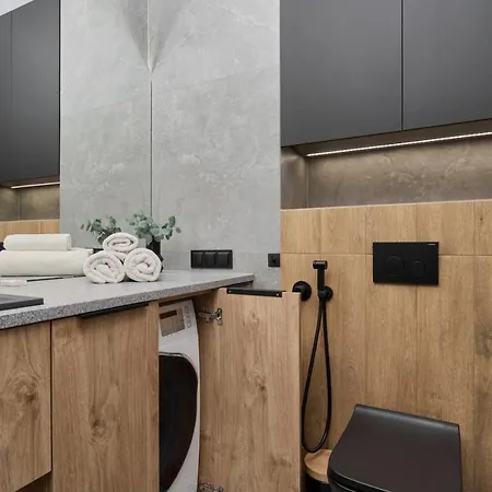 Exclusive With Balcony & Parking By Renters Prestige Wrocław