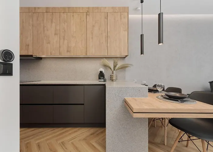 Exclusive With Balcony & Parking By Renters Prestige *