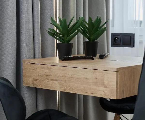 Exclusive With Balcony & Parking By Renters Prestige *