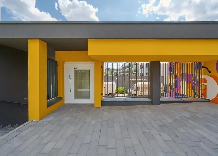 Exclusive With Balcony & Parking By Renters Prestige Apartment *