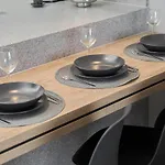 דירה Exclusive With Balcony & Parking By Renters Prestige *