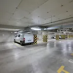 Exclusive With Balcony & Parking By Renters Prestige דירה
