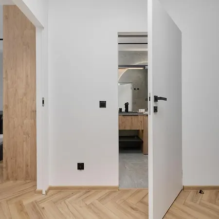 Exclusive With Balcony & Parking By Renters Prestige