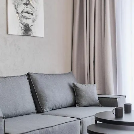 Exclusive With Balcony & Parking By Renters Prestige Апартаменты