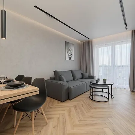 Exclusive With Balcony & Parking By Renters Prestige Lejlighed *